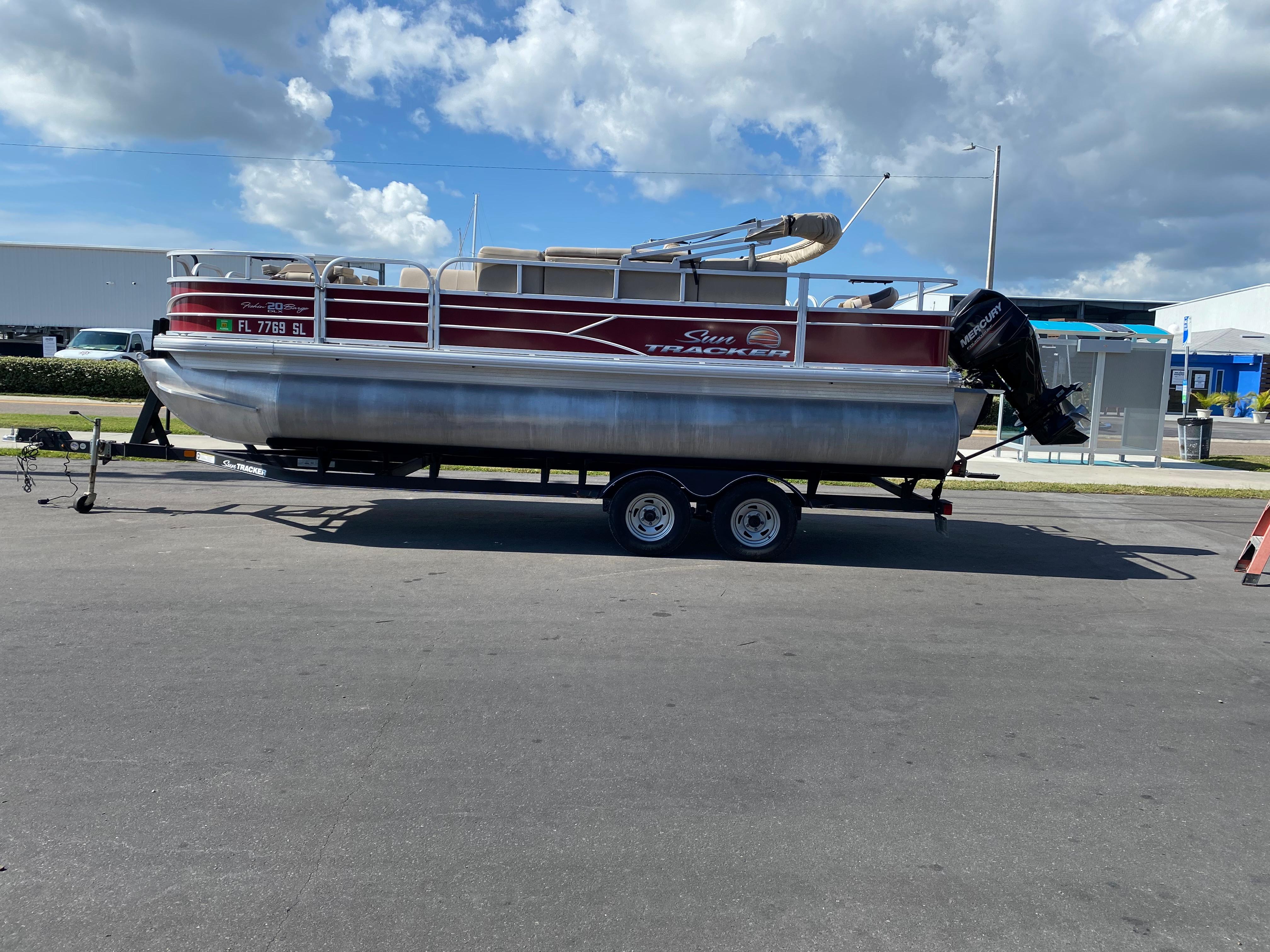 2019 Sun Tracker FISHING BARGE 20 DELUXE Pontoon Boat for sale - YachtWorld