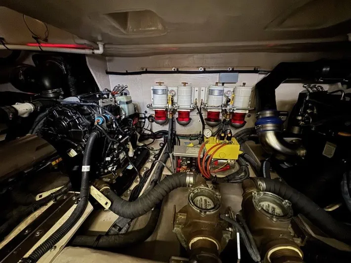  Yacht Photos Pics 2012 Sea Ray 540 Sundancer - Image 50