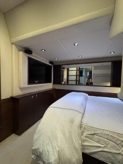  Yacht Photos Pics 2012 Sea Ray 540 Sundancer - Image 37