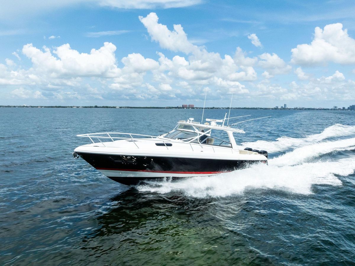 2018 Intrepid 43 