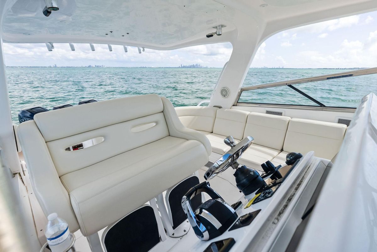 2018 Intrepid 43 