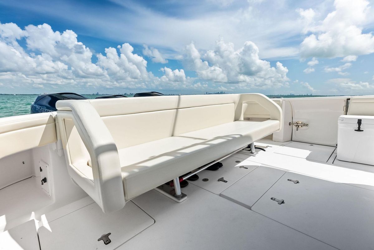 2018 Intrepid 43 