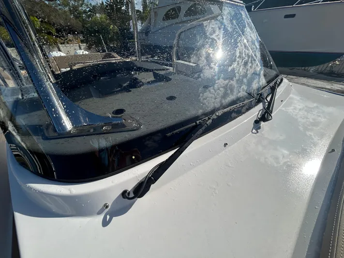 In-stock 2024 Nimbus T9 #142 Yacht Photos Pics 2024 Nimbus T9 #142