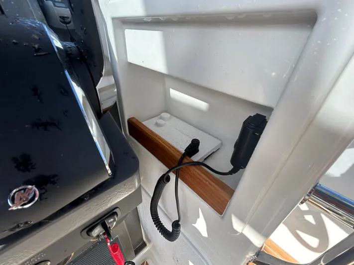 In-stock 2024 Nimbus T9 #142 Yacht Photos Pics 2024 Nimbus T9 #142