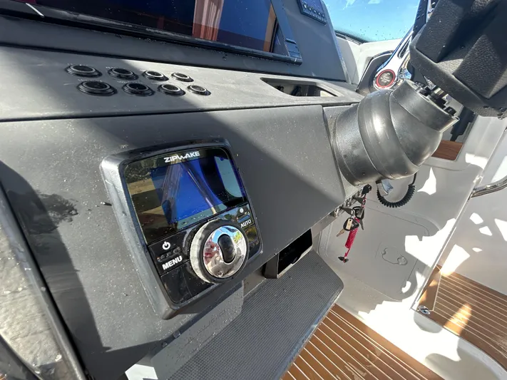 In-stock 2024 Nimbus T9 #142 Yacht Photos Pics 2024 Nimbus T9 #142