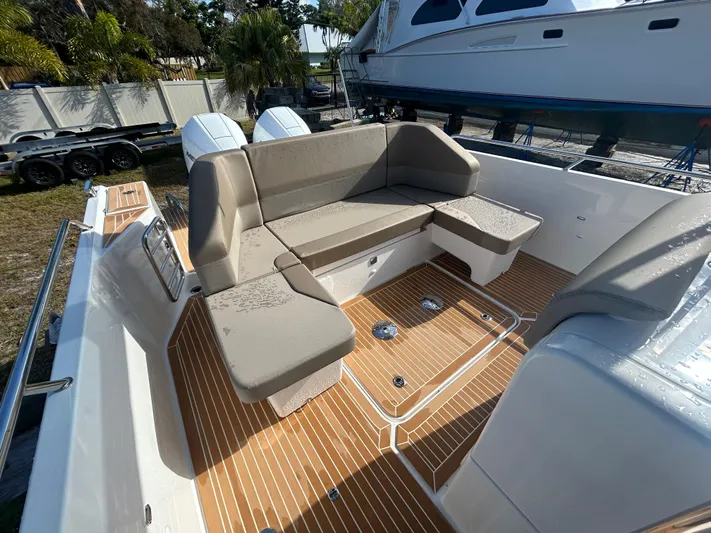 In-stock 2024 Nimbus T9 #142 Yacht Photos Pics 2024 Nimbus T9 #142