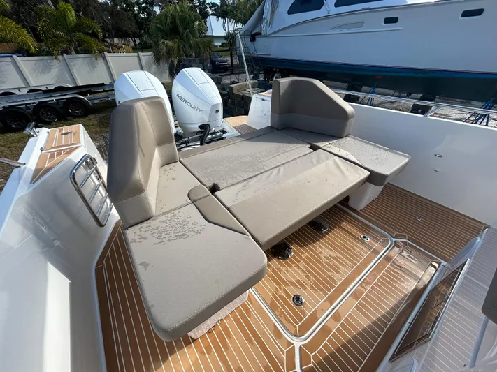 In-stock 2024 Nimbus T9 #142 Yacht Photos Pics 2024 Nimbus T9 #142