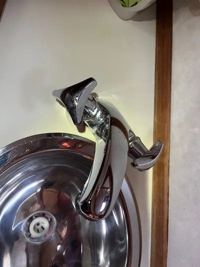 "into The Mystic" Yacht Photos Pics 