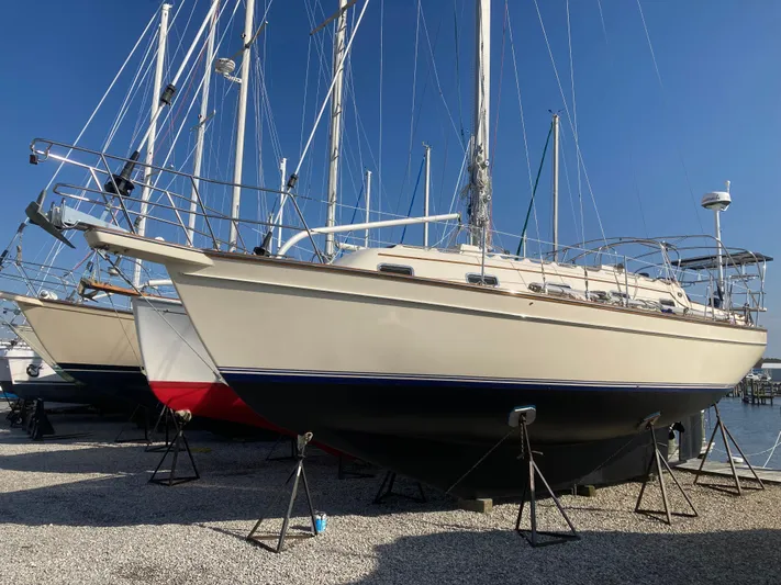 "into The Mystic" Yacht Photos Pics 