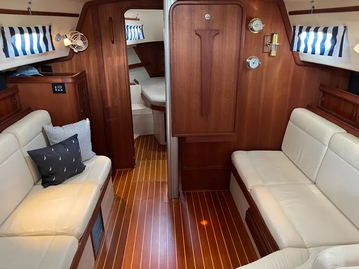 "into The Mystic" Yacht Photos Pics 