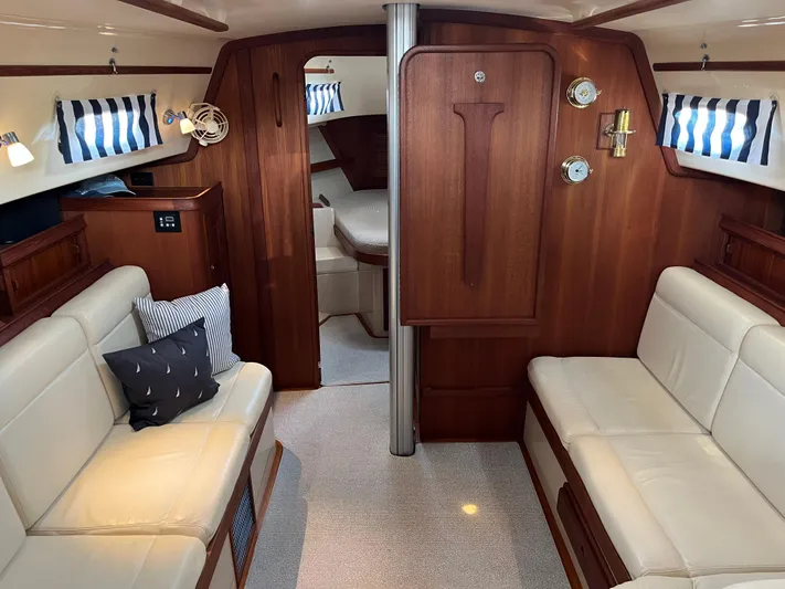 "into The Mystic" Yacht Photos Pics 