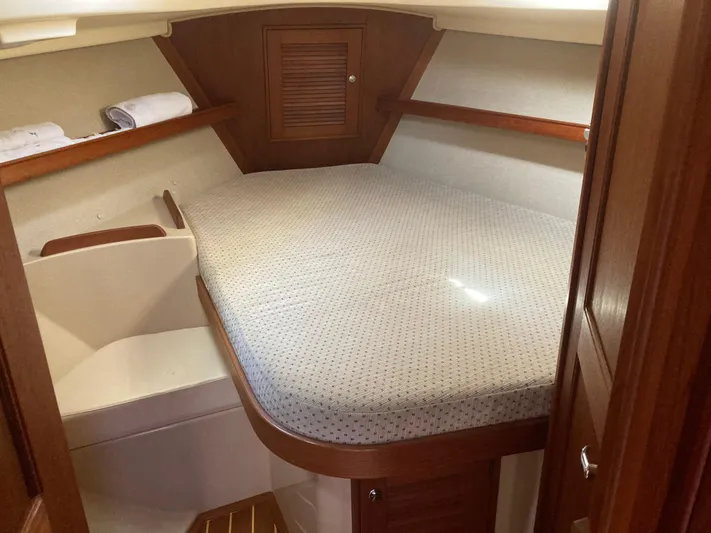 "into The Mystic" Yacht Photos Pics 