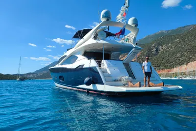 Sunseeker 82 Yacht