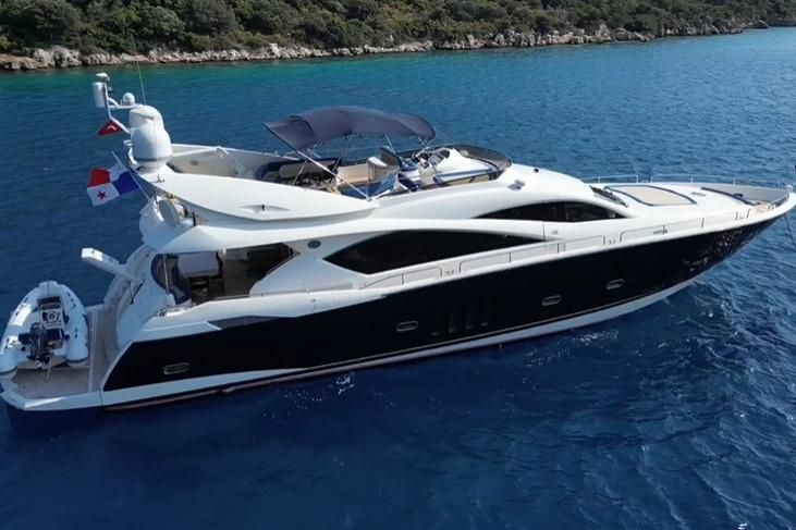 2004 Sunseeker 82 