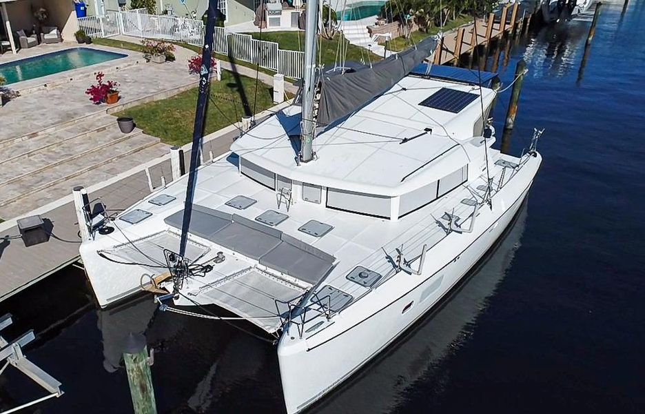 2010 Lagoon 421
