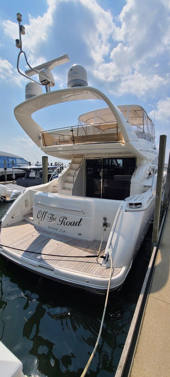 2006 Viking Princess 61 