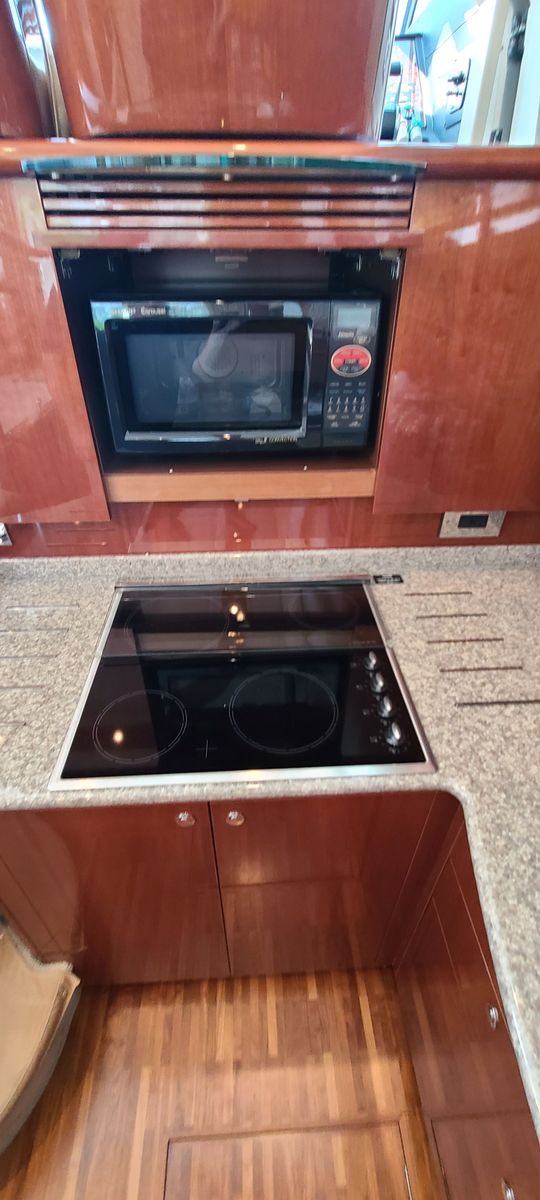 2006 Viking Princess 61 