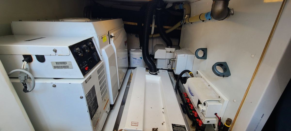 2006 Viking Princess 61 