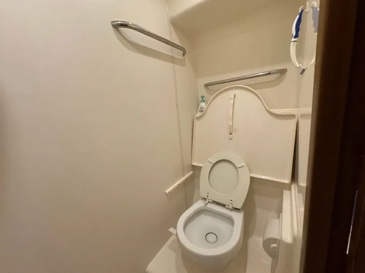  Yacht Photos Pics 2009 TIARA YACHTS 4300 SOVRAN - Image 38