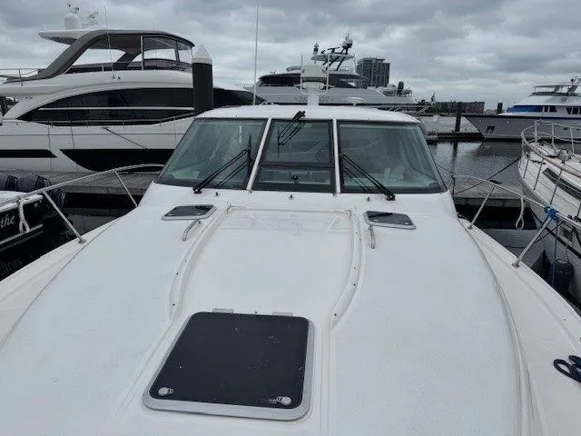  Yacht Photos Pics 2009 TIARA YACHTS 4300 SOVRAN - Image 10