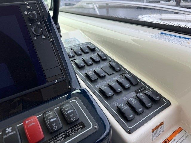 2009 Tiara Yachts 47 