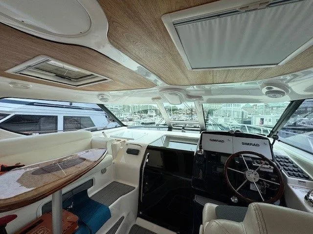  Yacht Photos Pics 2009 TIARA YACHTS 4300 SOVRAN - Image 18