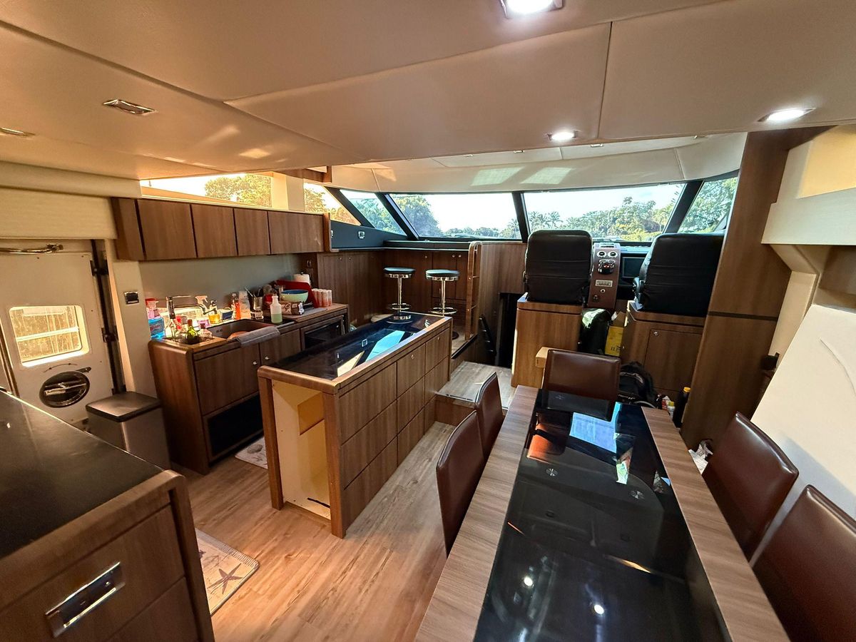2007 Fairline 68 
