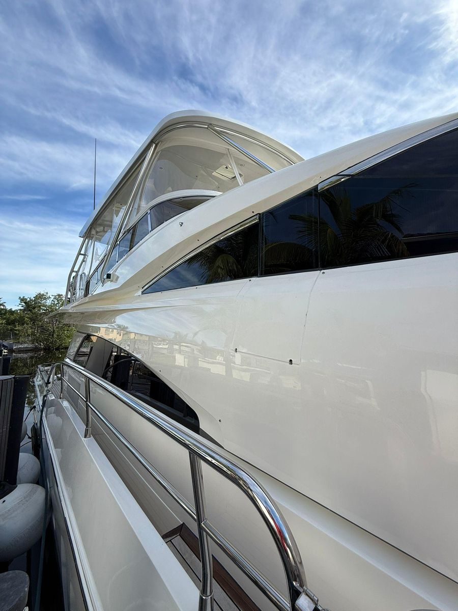 2007 Fairline 68 
