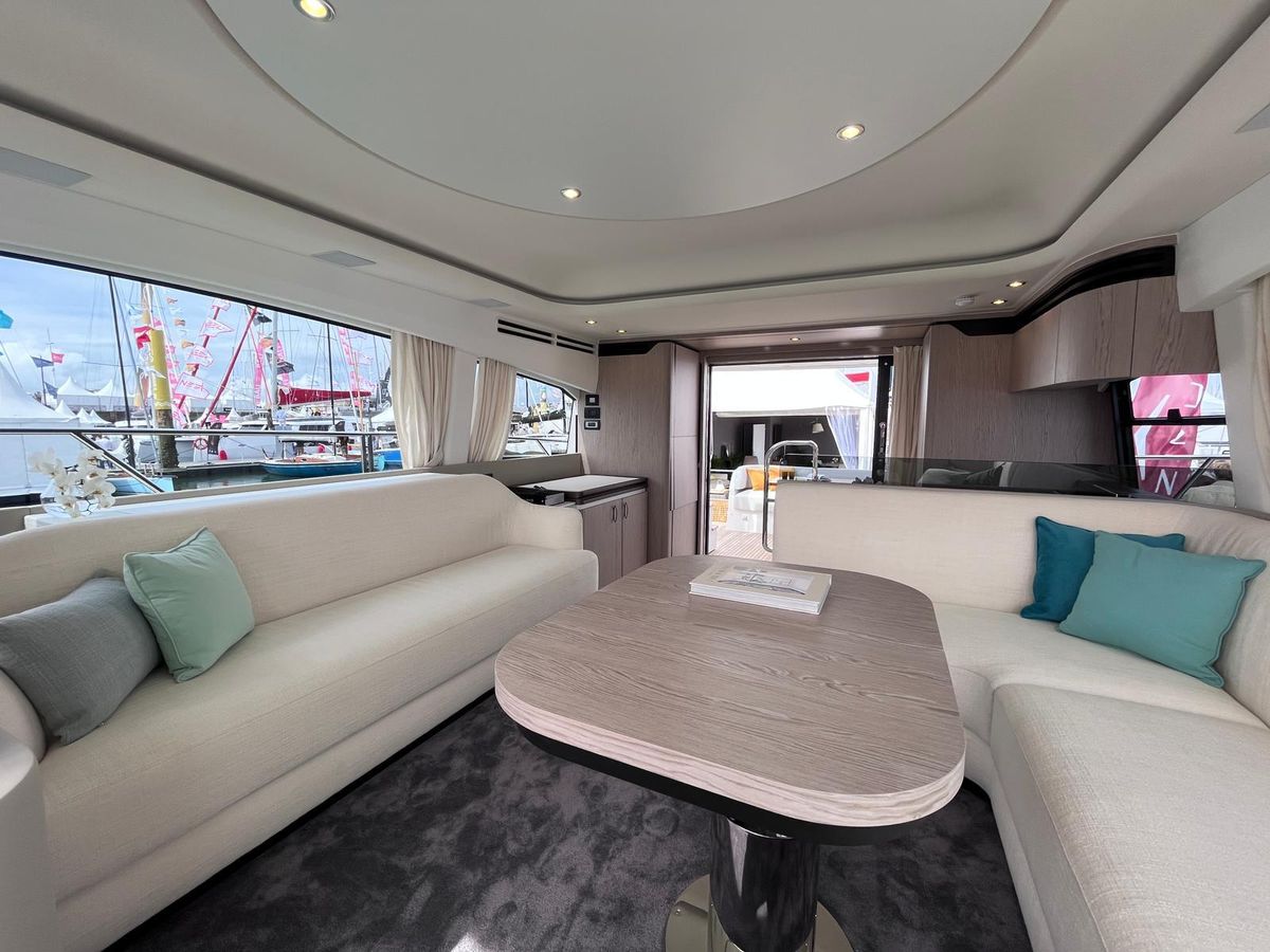 2023 Azimut 55 