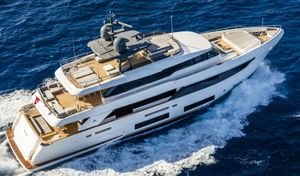 2023 Custom Line Navetta 33