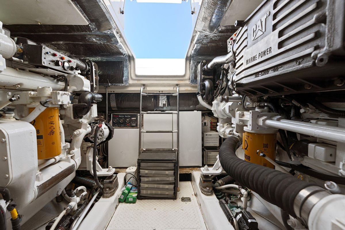2000 Tiara Yachts 52 