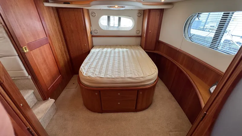 Annie B Yacht Photos Pics Full Beam Aft Owner's Suite