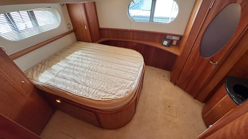 Annie B Yacht Photos Pics Full Beam Aft Owner's Suite