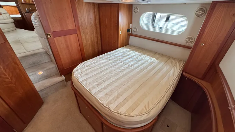 Annie B Yacht Photos Pics Full Beam Aft Owner's Suite