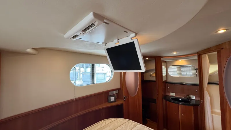 Annie B Yacht Photos Pics Full Beam Aft Owner's Suite