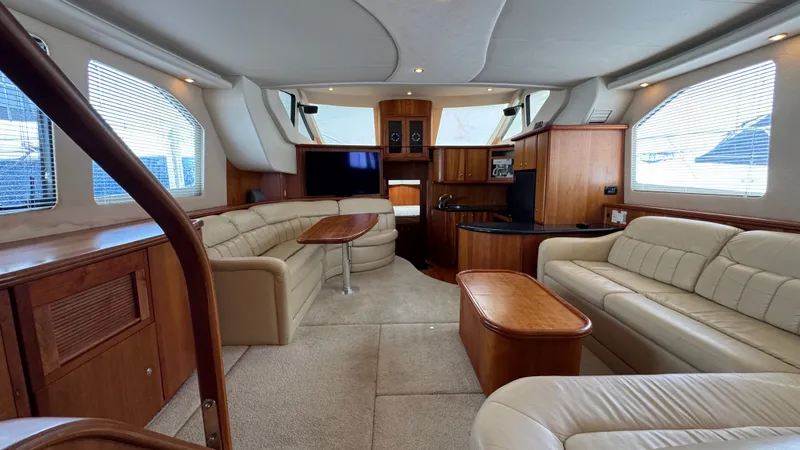 Annie B Yacht Photos Pics Salon looking forward