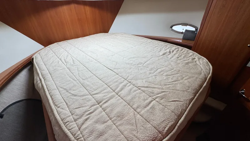 Annie B Yacht Photos Pics Forward VIP Suite