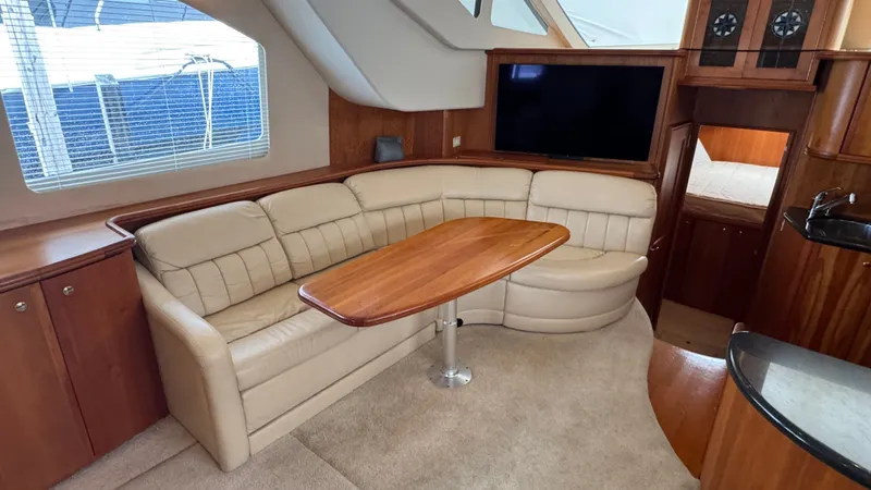 Annie B Yacht Photos Pics Salon looking aft