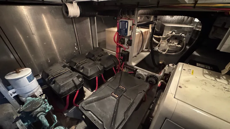 Annie B Yacht Photos Pics Engine Room