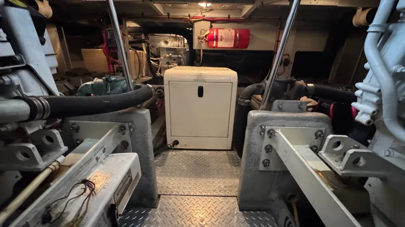 Annie B Yacht Photos Pics Engine Room