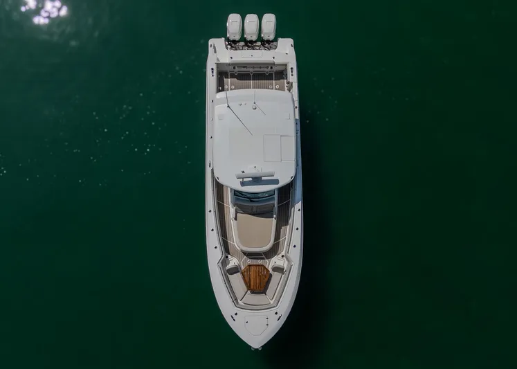 Thunderstruck Yacht Photos Pics 