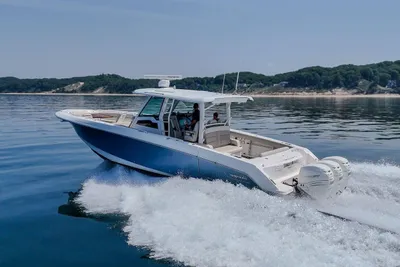 Boston Whaler 380 Outrage