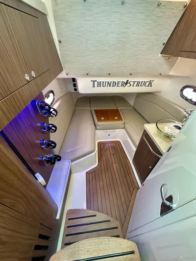 Thunderstruck Yacht Photos Pics 