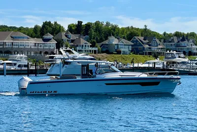 Nimbus Tender 11