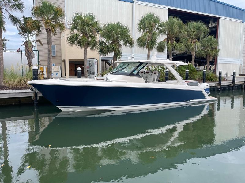 2018 Tiara Sport 38 LS