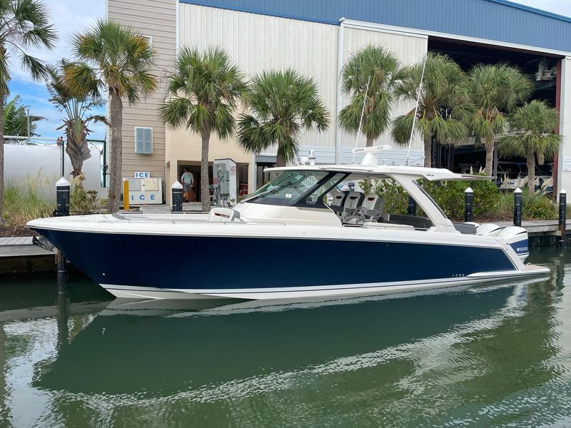 2018 Tiara Sport 38 LS