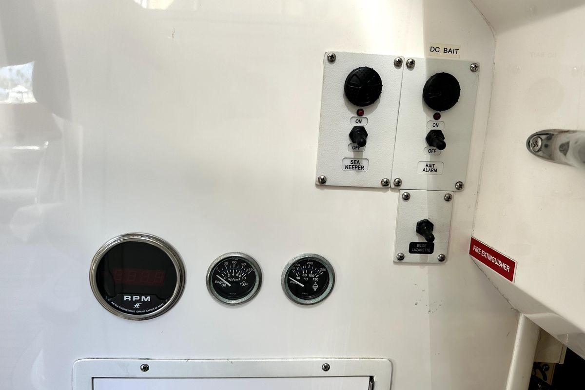 2003 Viking 63 