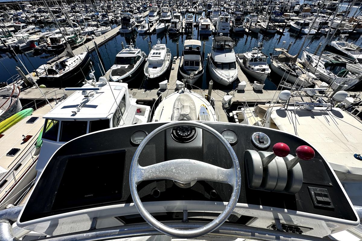 2003 Viking 63 