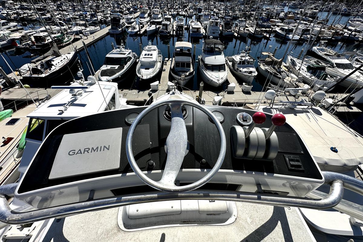 2003 Viking 63 