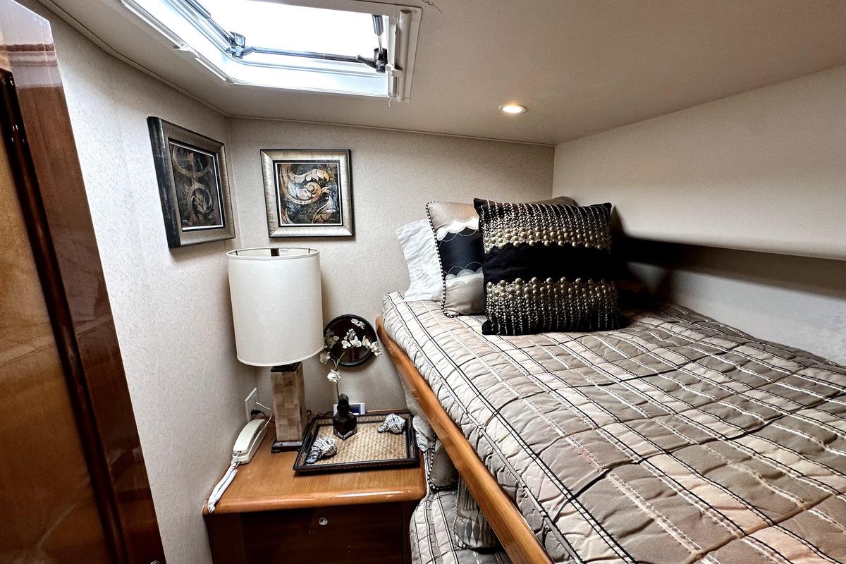 2003 Viking 63 